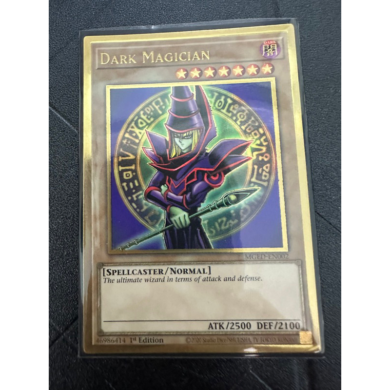 Thẻ bài Yugioh Dark Magician MGED-EN002