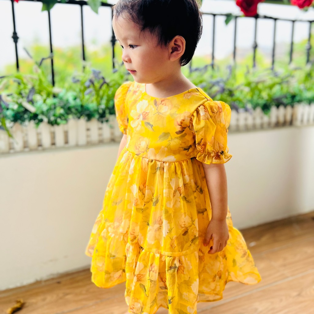 Váy bé gái, đầm bé gái họa tiết hoa hồng  màu vàng cực sang chảnh cho bé gái từ 1- 10 tuổi tại Mom's Choice