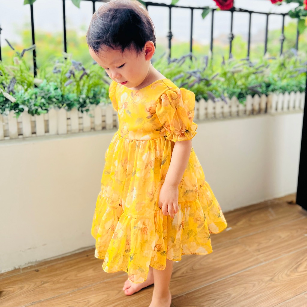Váy bé gái, đầm bé gái họa tiết hoa hồng  màu vàng cực sang chảnh cho bé gái từ 1- 10 tuổi tại Mom's Choice
