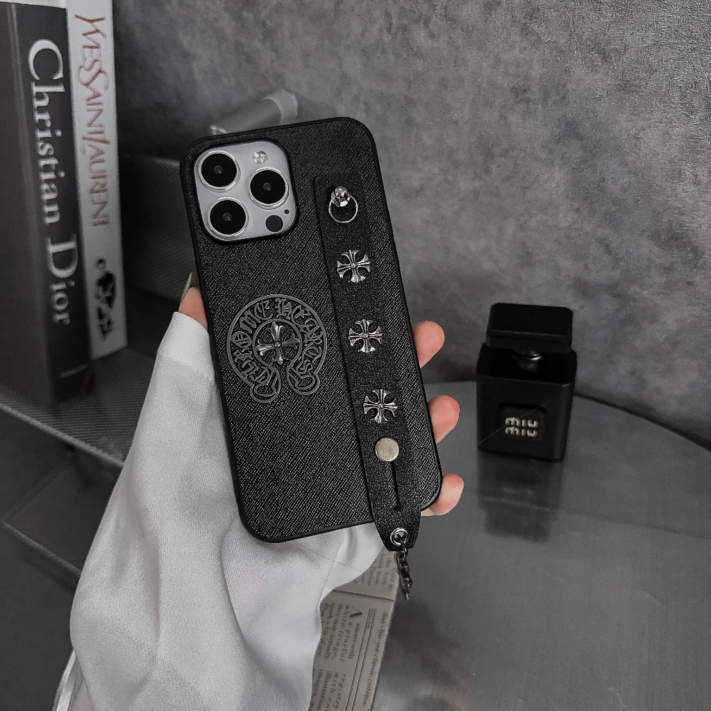 Ốp lưng iphone NHÁM MÓC TAY C.H SIÊU NGẦU7p/8p/x/xsmax/11/11prm/12prm/13prm/14prm/15/15pro/15promax