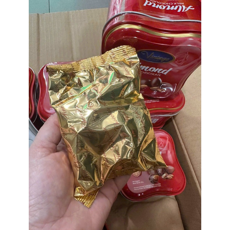 SOCOLA SỮA 𝐕𝐈𝐍𝐓𝐀𝐆𝐄 𝐋𝐔𝐗𝐔𝐑𝐘  - NHẬP KHẨU 𝗠𝗔𝗟𝗔𝗬𝗦𝝞𝗔 - Gói quà Tết