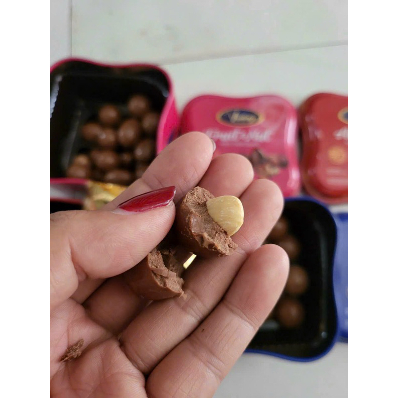 SOCOLA SỮA 𝐕𝐈𝐍𝐓𝐀𝐆𝐄 𝐋𝐔𝐗𝐔𝐑𝐘  - NHẬP KHẨU 𝗠𝗔𝗟𝗔𝗬𝗦𝝞𝗔 - Gói quà Tết