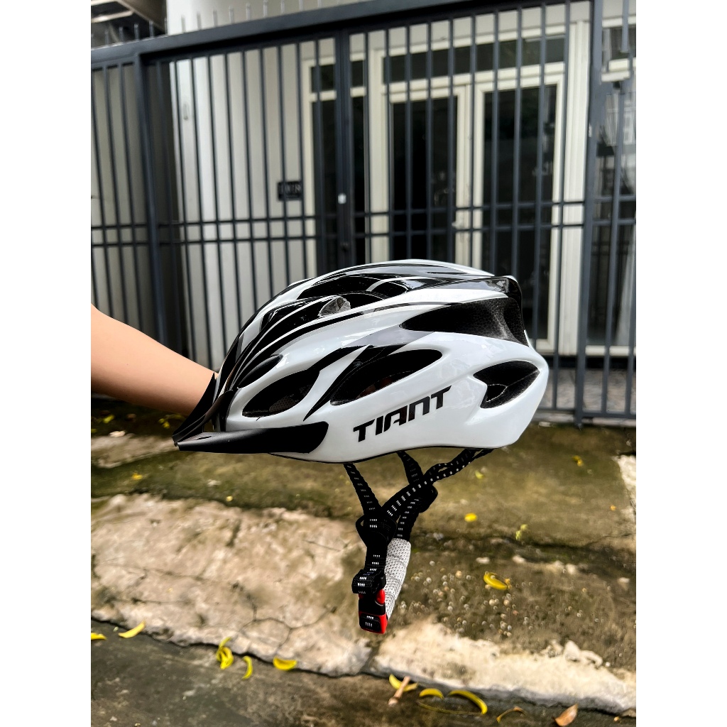 Nón thể thao xe đạp TIANT DOT 08 Màu Trắng đen chính hãng