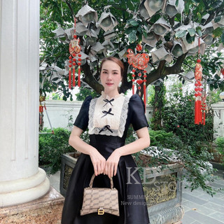 Váy ren nơ ngực