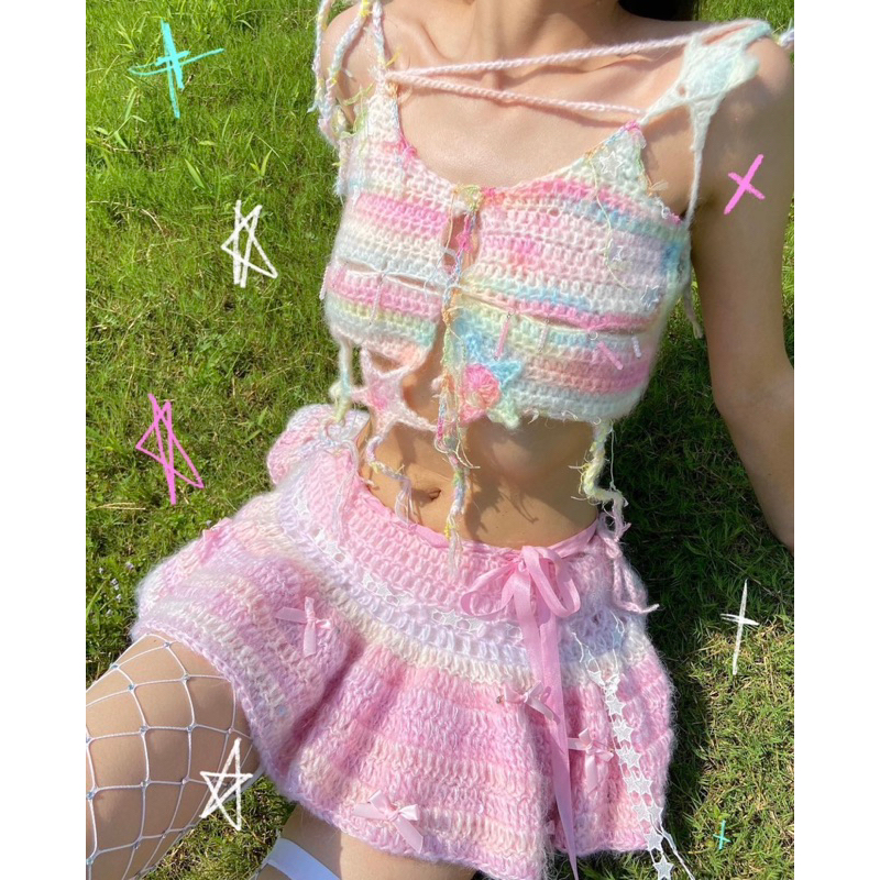 Áo croptop hai dây kèm chân váy xoè phong cách coquette - Set áo váy màu loang móc len handmade