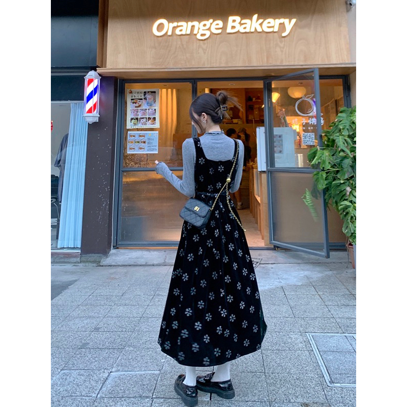 - Set áo váy cổ điển phong cách Pháp thu đông 2023