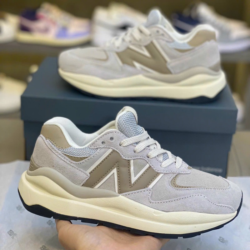 Giày thể thao NB 574 Xám chữ nâu