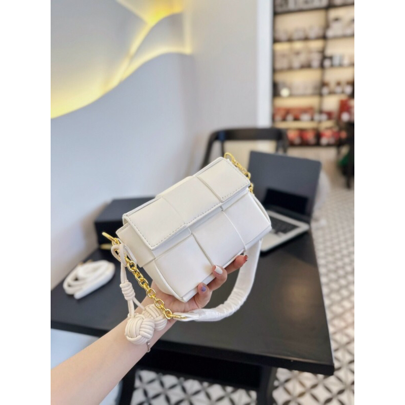 Túi Xách Đan Sơn Kèm Chùm Bông Size 19 Siêu Xinh Hot Hit