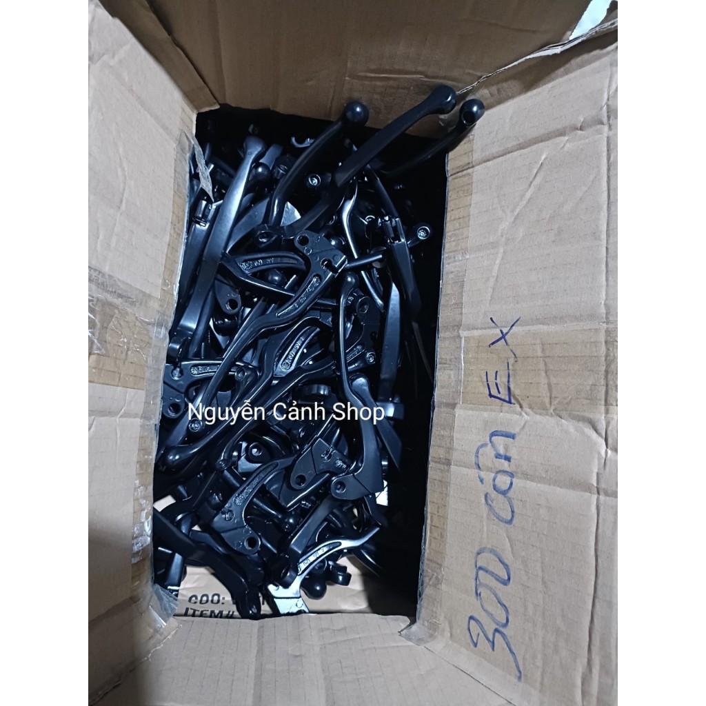 Tay thắng xe máy màu đen,sử dụng nhiều dòng xe máy