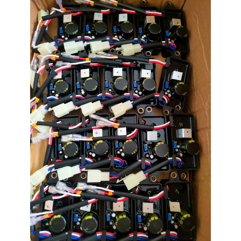 AVR Bộ ổn định điện áp cho máy phát điện 1kw 1.5kw 2kw 2.5kw 3kw 3.5kw máy xăng máy dầu hàng cao cấp chính hãng