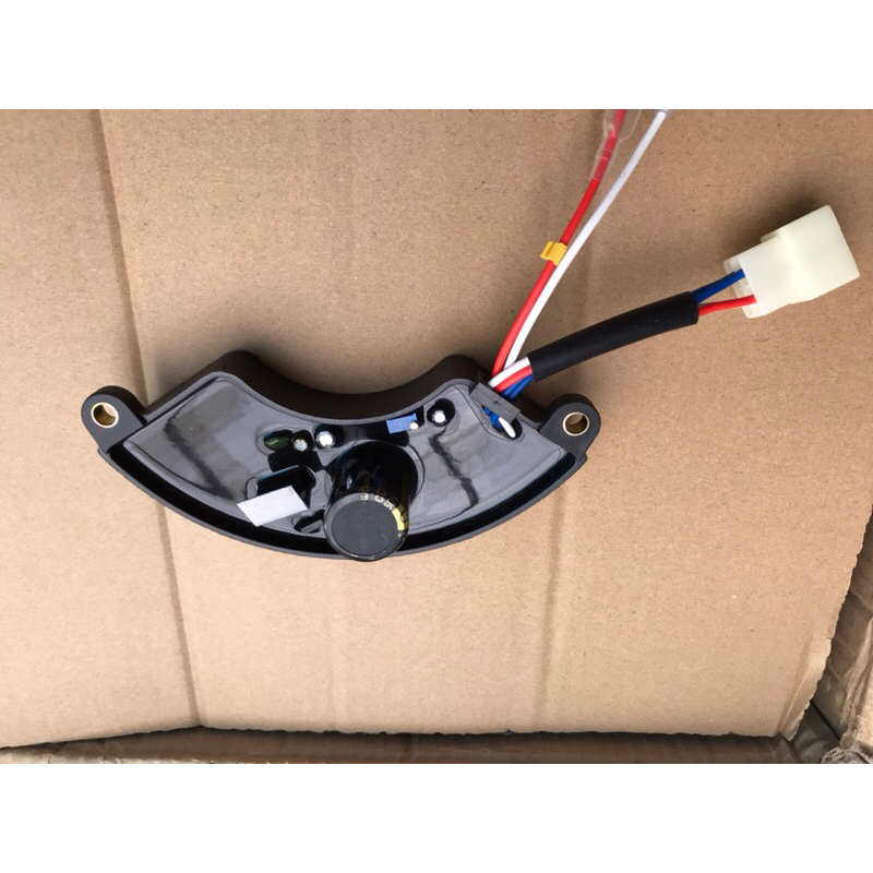 AVR Bộ ổn định điện áp cho máy phát điện 3kw 4kw 5kw 5.5kw 6kw 6.5kw máy xăng máy dầu hàng cao cấp chính hãng