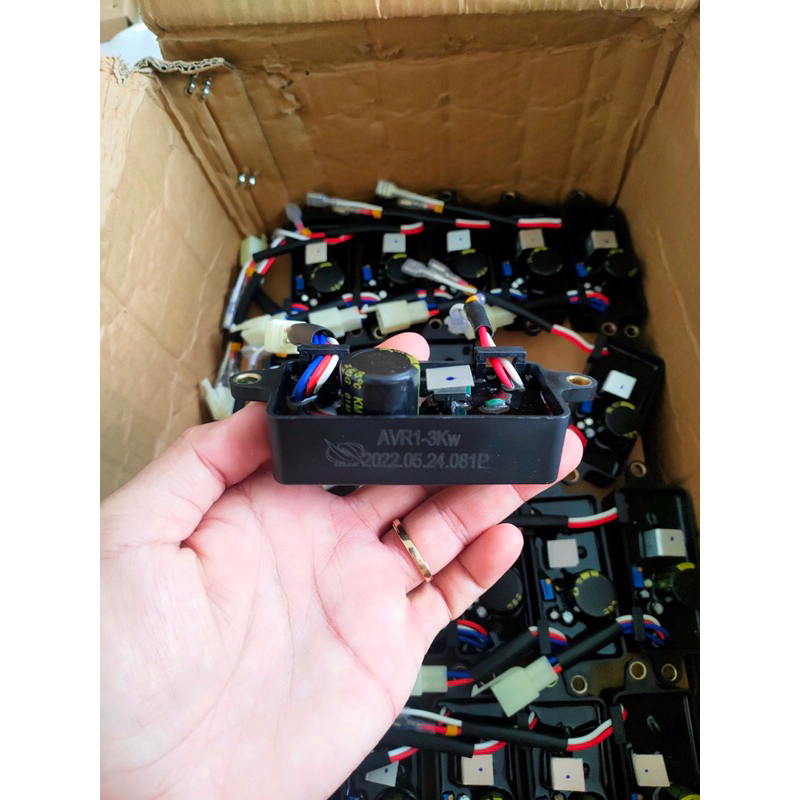 AVR Bộ ổn định điện áp cho máy phát điện 1kw 1.5kw 2kw 2.5kw 3kw 3.5kw máy xăng máy dầu hàng cao cấp chính hãng