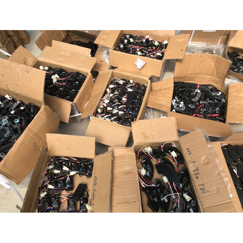 AVR Bộ ổn định điện áp cho máy phát điện 3kw 4kw 5kw 5.5kw 6kw 6.5kw máy xăng máy dầu hàng cao cấp chính hãng