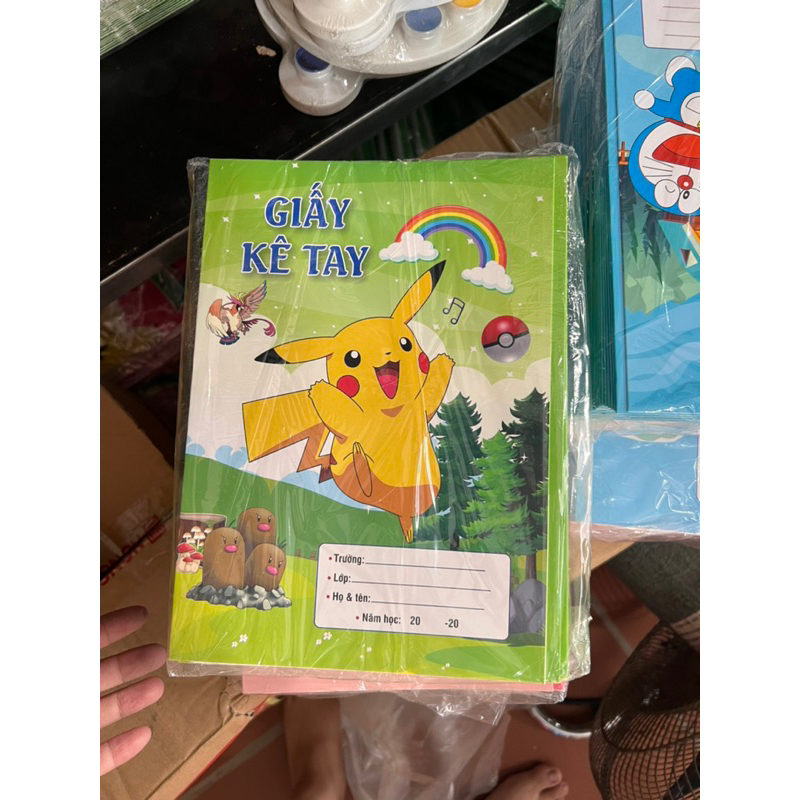 Giấy kê tay giữ vở sạch cho bé