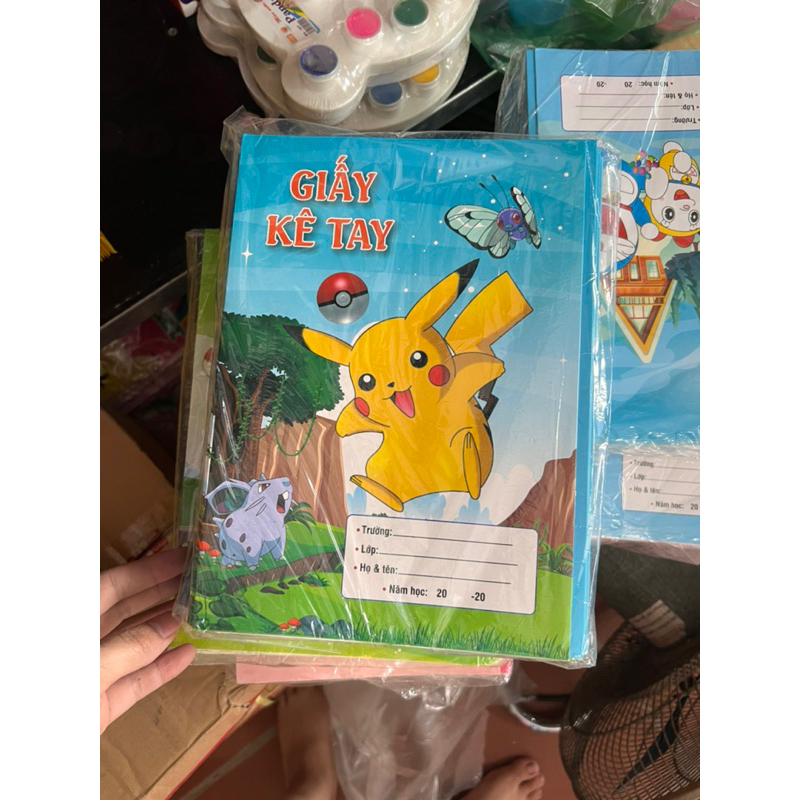 Giấy kê tay giữ vở sạch cho bé