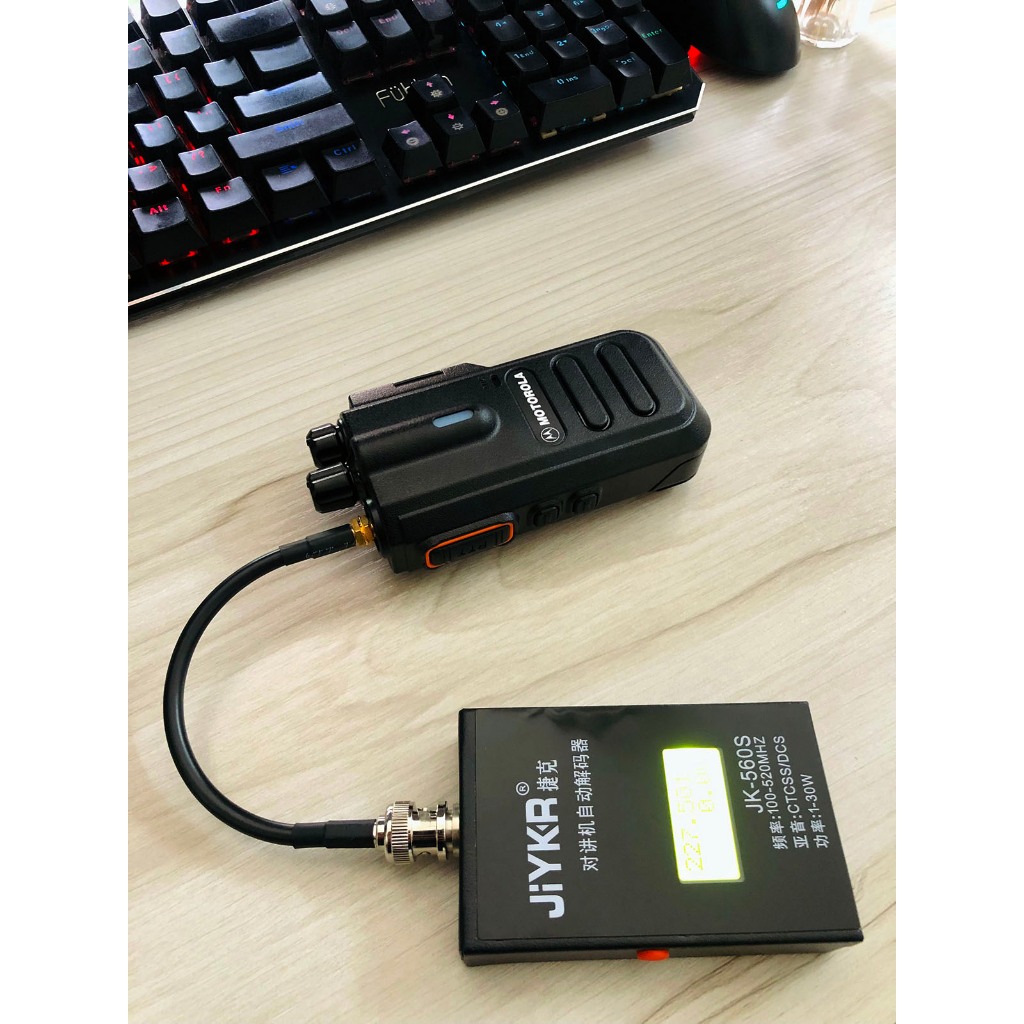 Máy dò sóng tần số bộ đàm. Thiết bị chuyên dụng đo tần số bộ đàm