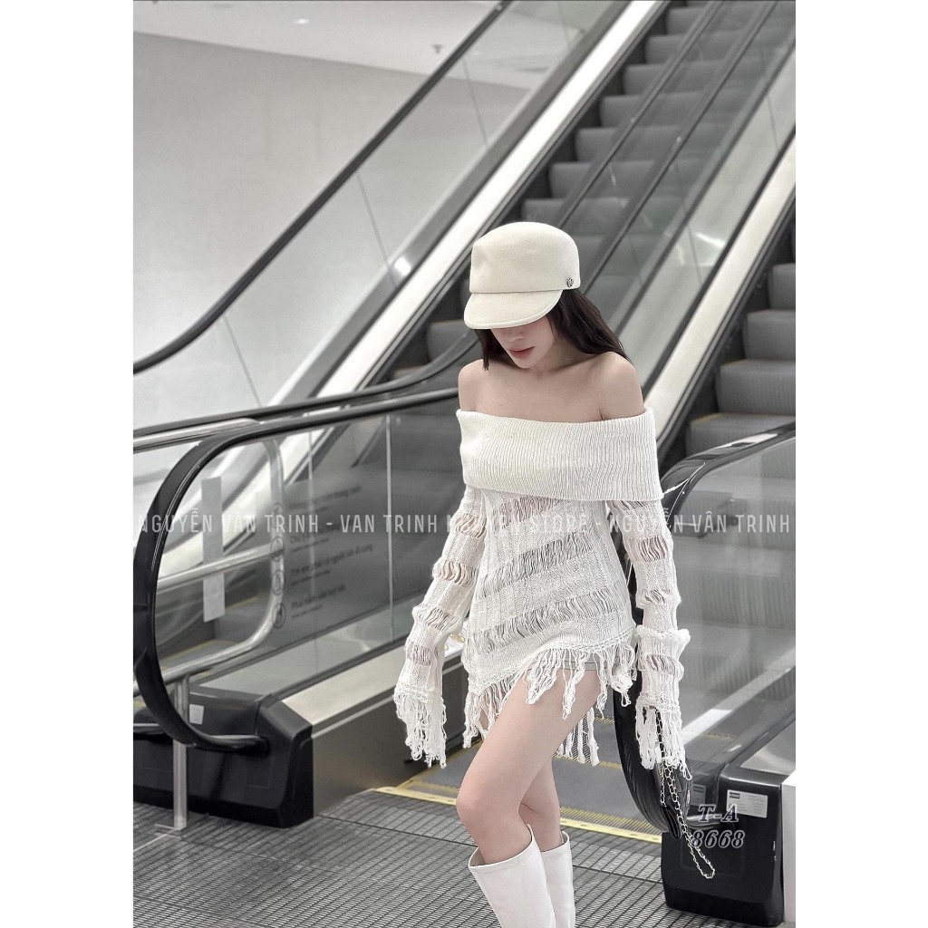 Áo len rách trễ vai sẻ tà 1 bên tua rua AL138