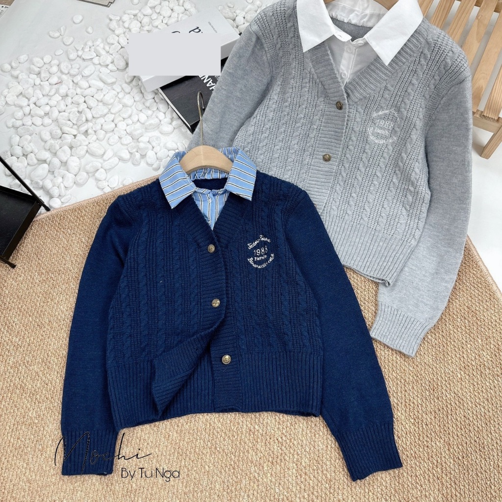 Áo len phối cổ sơ mi liền thêu hình