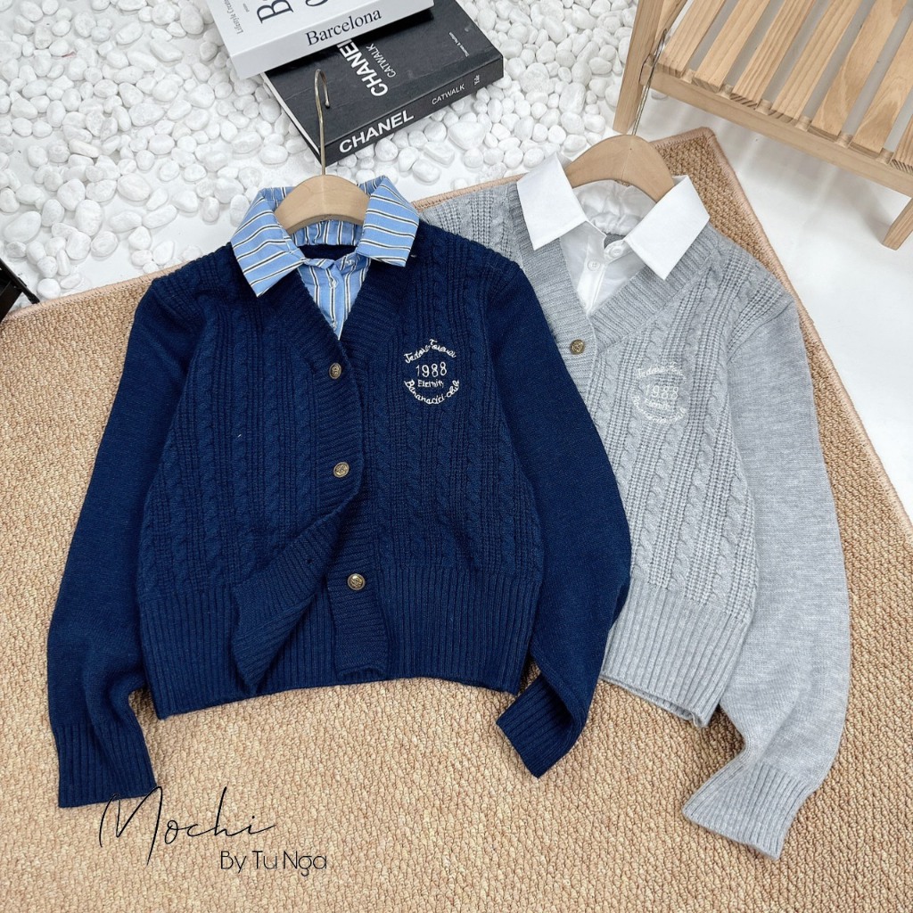 Áo len phối cổ sơ mi liền thêu hình