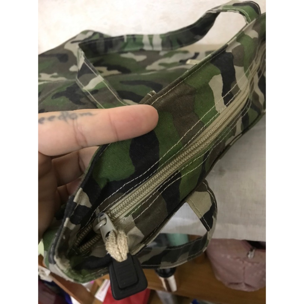 Túi tote họa tiết rằn ri