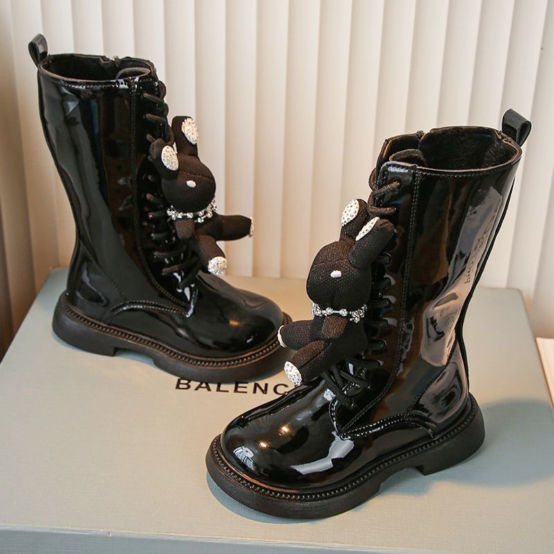 Boot Da Bóng Có Kèm Gấu Siêu Chất Chơi Cho Bé Gái