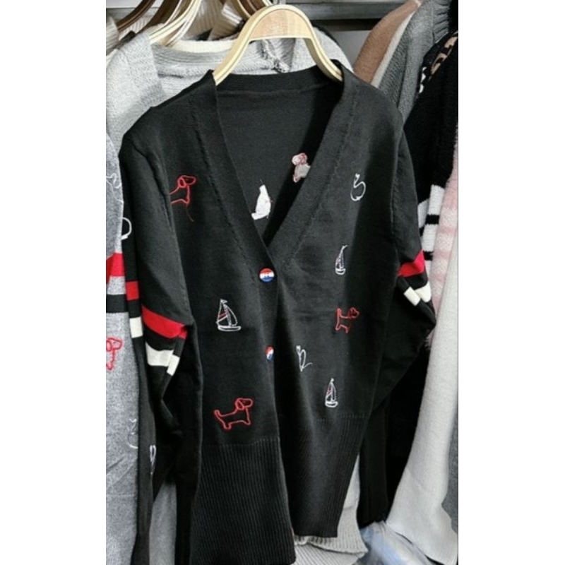 Áo Khoác Len Cardigan Kẻ Vạch Tay Thêu Hoạ Tiết QCCC