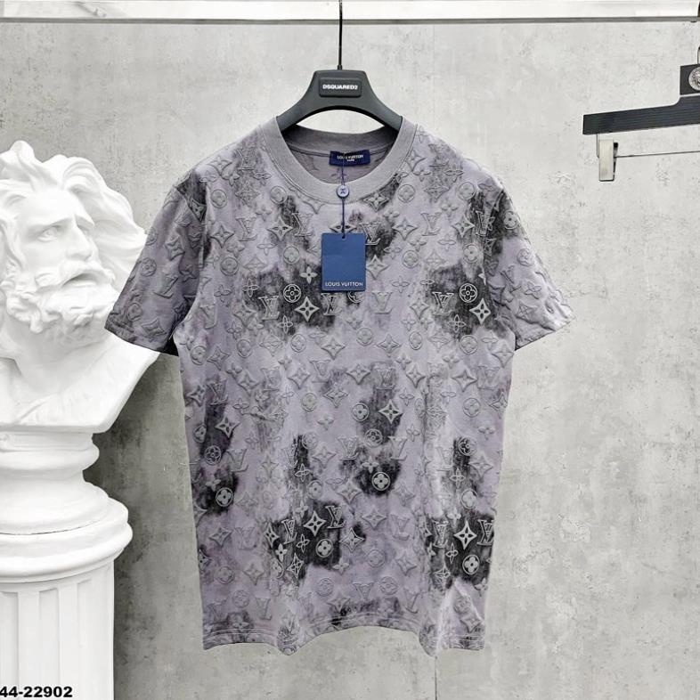 Áo Thun Cotton LV Dập Vân Nổi Hồng Cánh Sen, Unisex, Form Rộng, Dày Dặn, N108