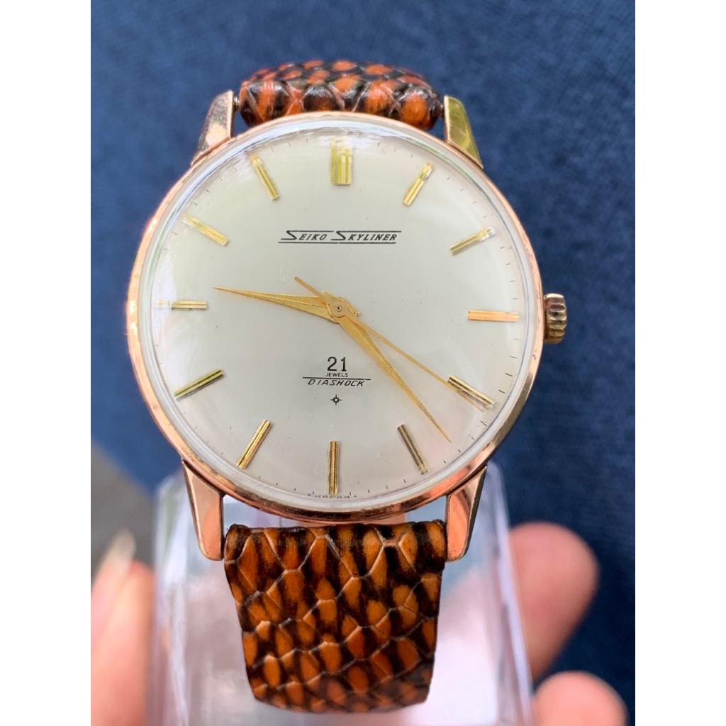 Đồng hồ nam Seiko Skyliner cơ lên cót tay 21 jewels, dây da của Nhật