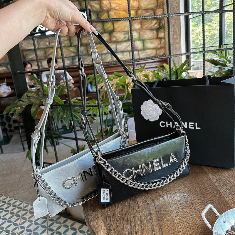 Túi chnela kẹp nách kèm dây xích