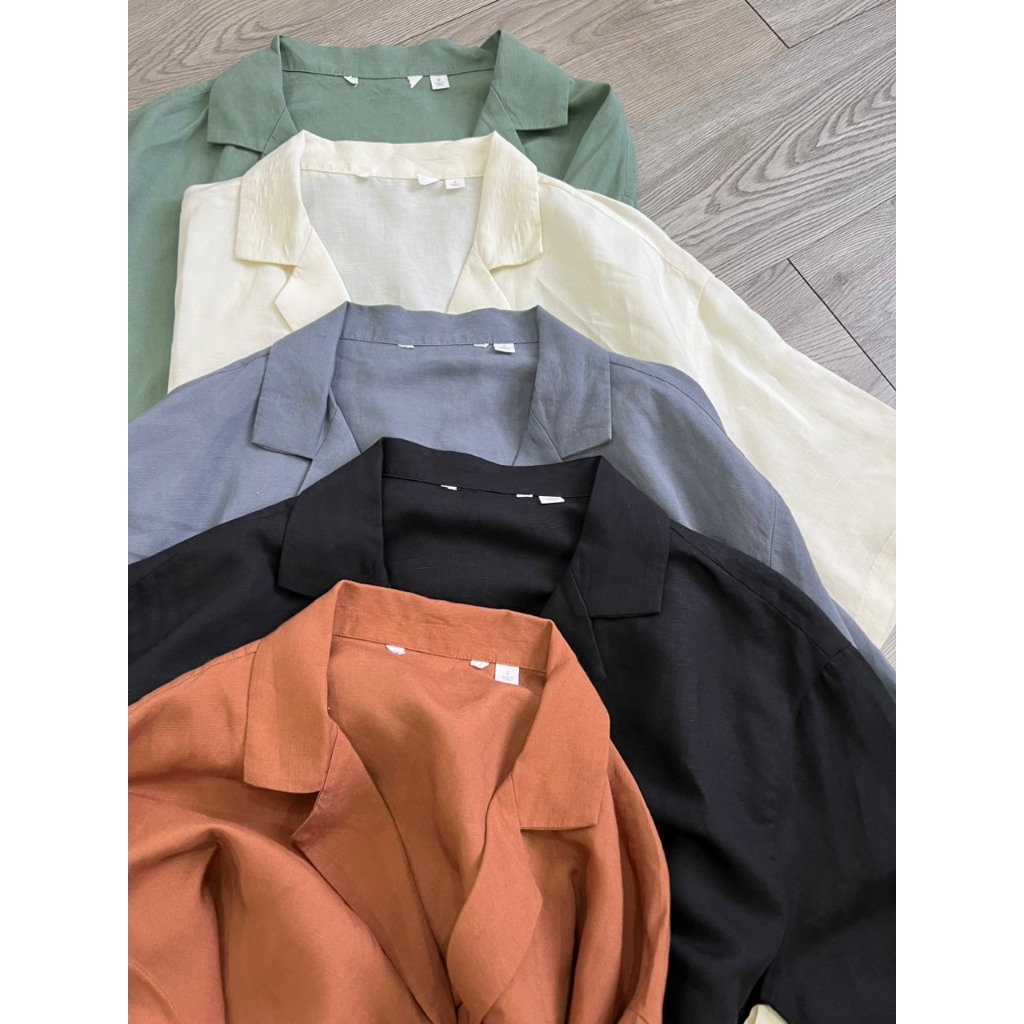 Áo sơ mi tay ngắn linen ướt.