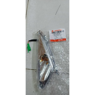 Xi nhan trước xe Elegant xi nhan ở bửng mã SD8