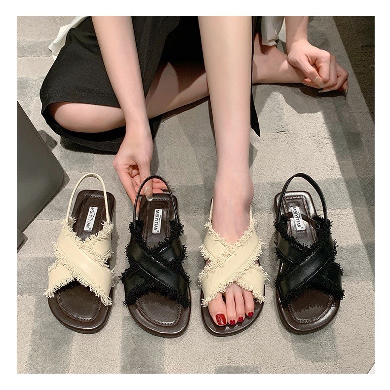 Sandal nữ quai chéo kết hợp da và tua rua siêu xinh SD701