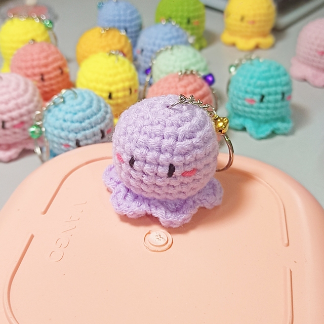 Móc chìa khóa bạch tuộc nhiều màu xinh xắn bằng len - Crochet Octopus