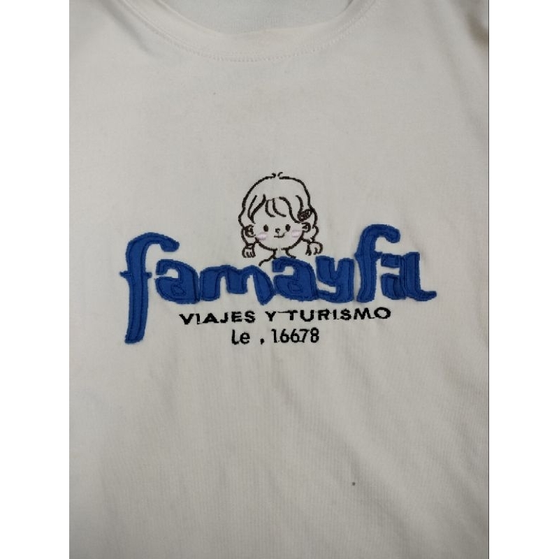 Áo phông chữ hình thêu