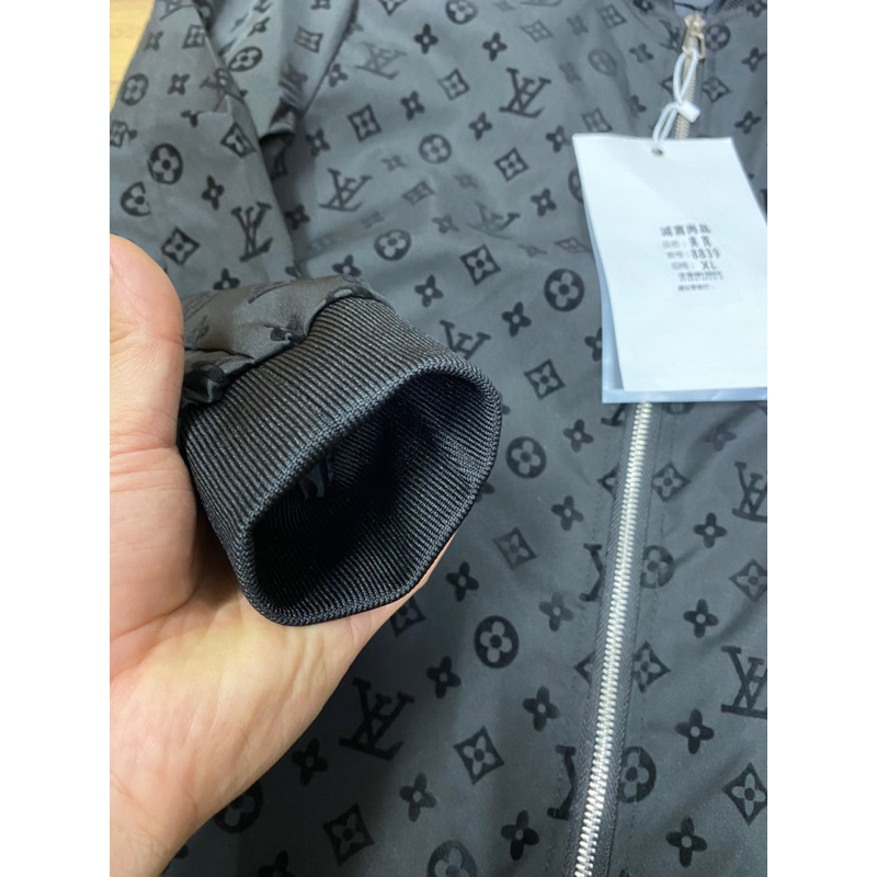 Áo khoác Bomber LV