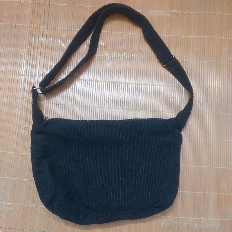 Pass túi đeo chéo