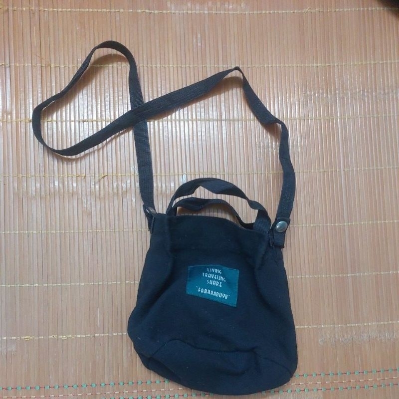 Pass túi đeo chéo