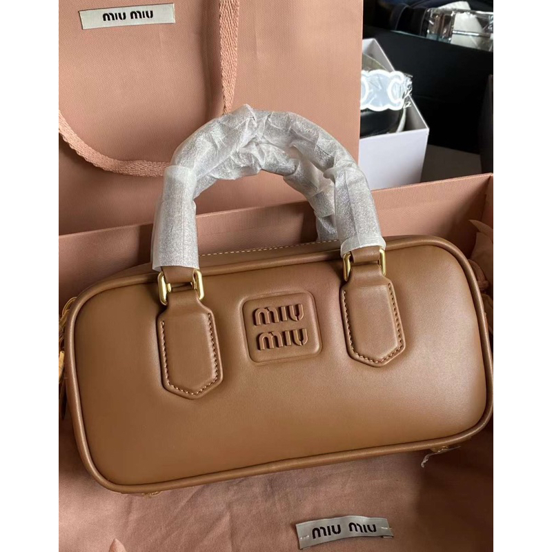 Túi miumiu tay cầm