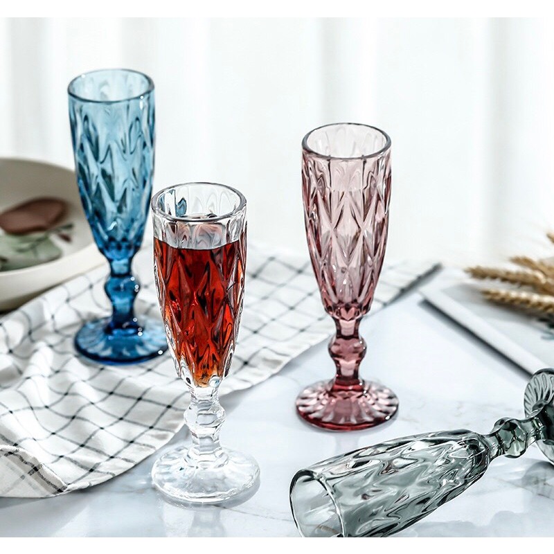 Ly thuỷ tinh bày ly vang bàn tiệc phong cách vintage Pháp màu xanh lá decor trang trí nhà cửa sang chảnh LinaHome