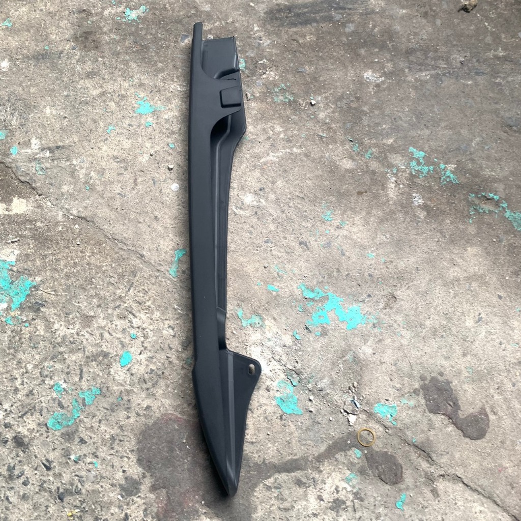 Che sên X1 gắn xe SIRIUS  chất liệu nhựa