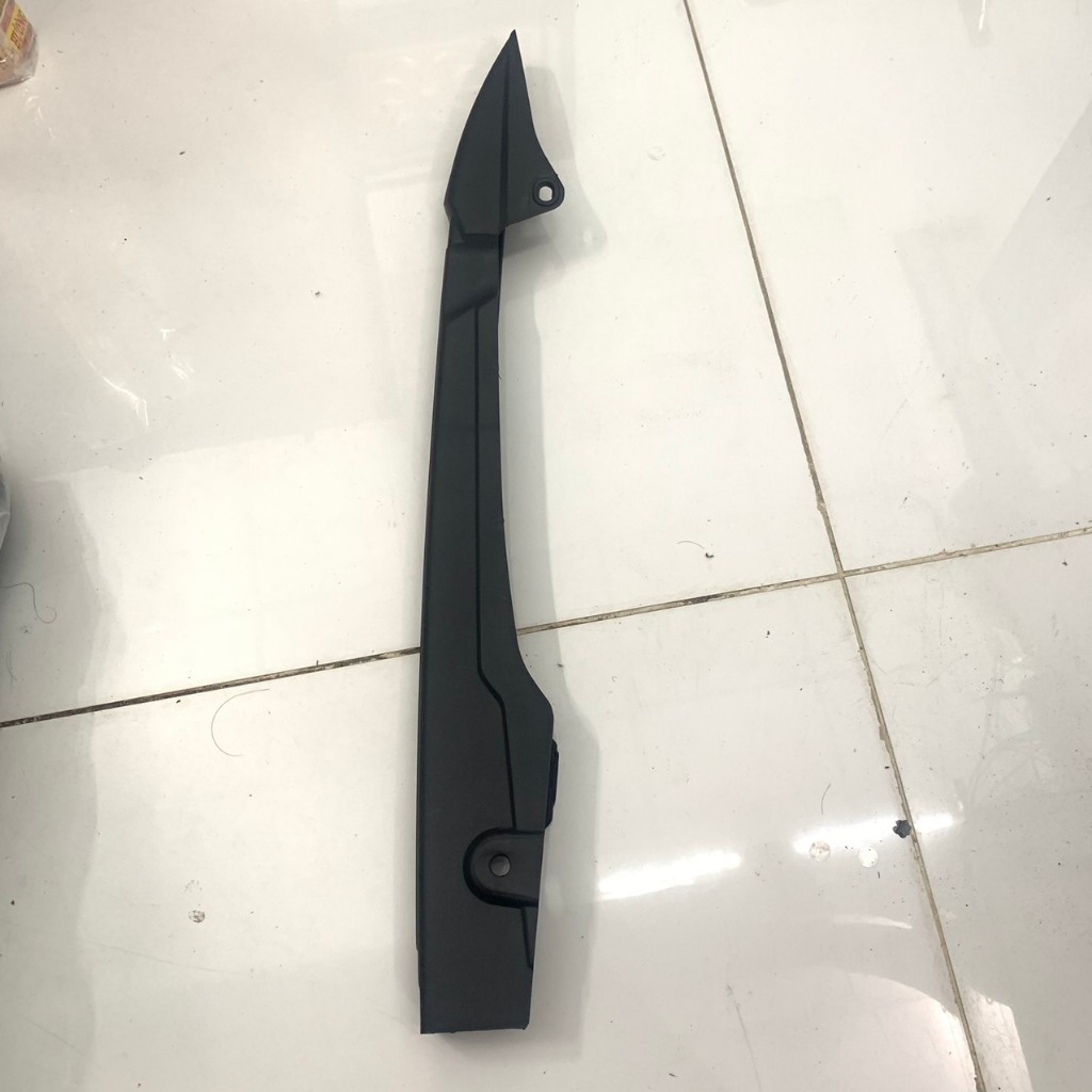 Che sên X1 gắn xe SIRIUS  chất liệu nhựa