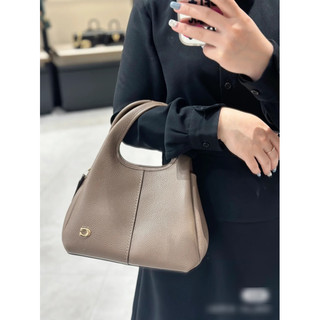 Túi xách Coach Lana mẫu mới thanh lịch