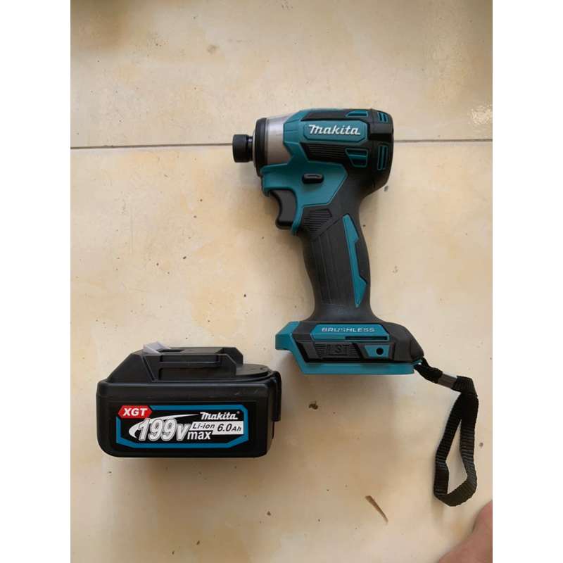 Máy chuyên vit makita 173 có chỉnh lực trên đầu máy