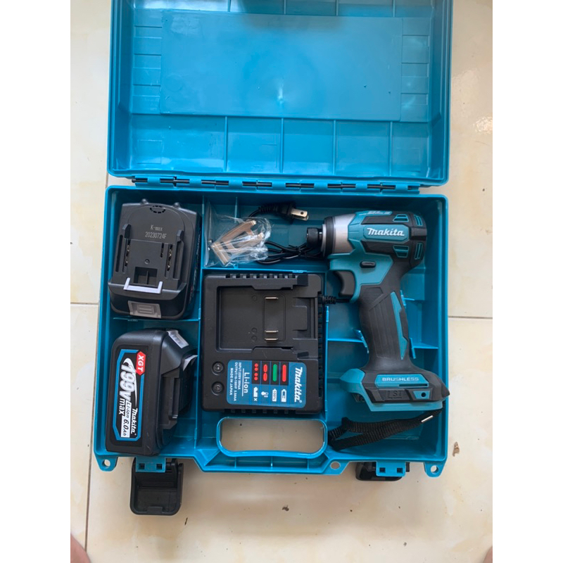 Máy chuyên vit makita 173 có chỉnh lực trên đầu máy