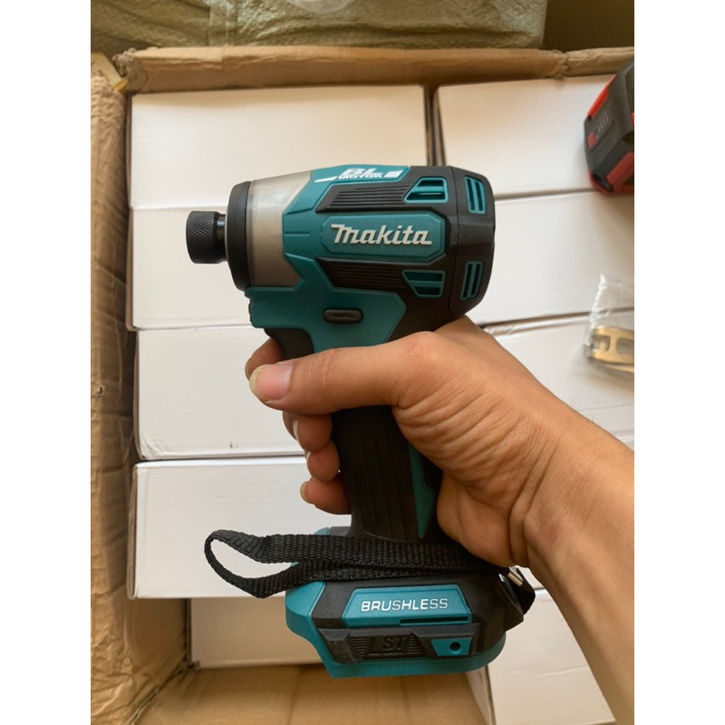 Máy chuyên vit makita 173 có chỉnh lực trên đầu máy