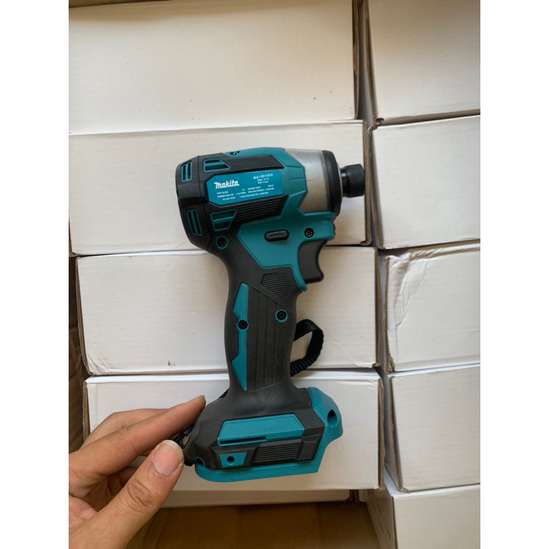 Máy chuyên vit makita 173 có chỉnh lực trên đầu máy