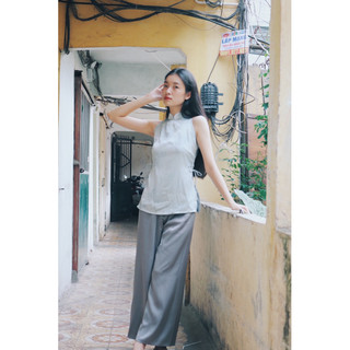 Yếm lụa gấm mềm nhẹ, cut-out lưng thiết kế