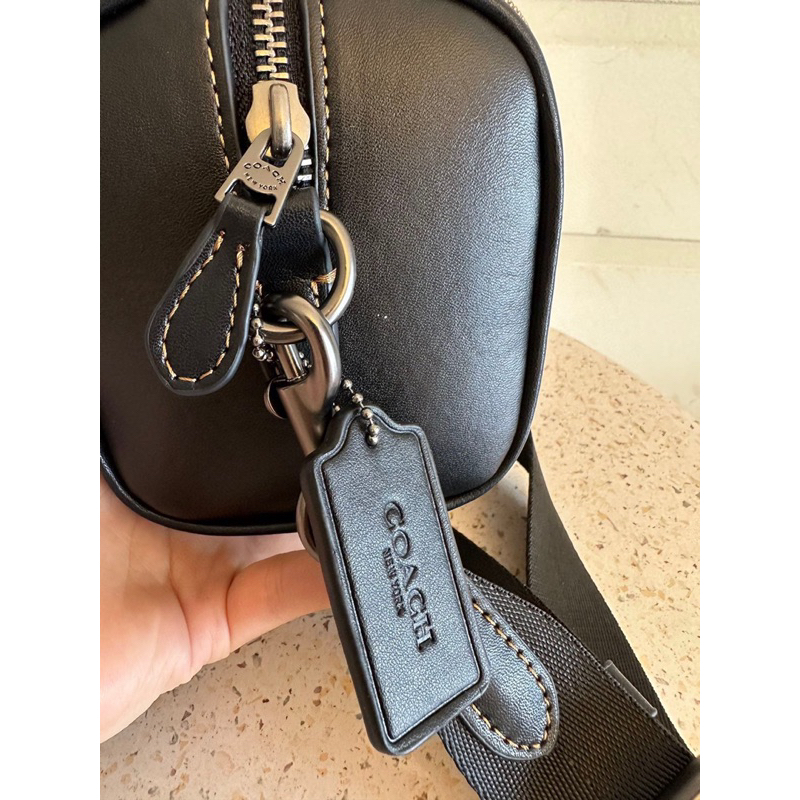 Túi nam Coach trống Axel kèm ví nhỏ