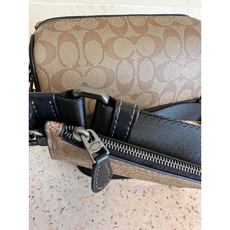 Túi nam Coach trống Axel kèm ví nhỏ