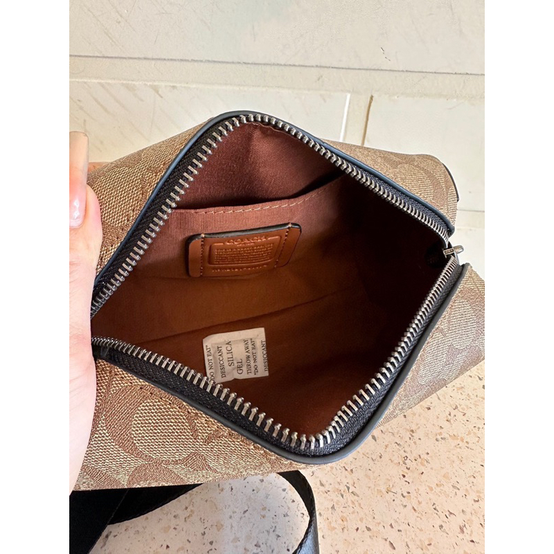 Túi nam Coach trống Axel kèm ví nhỏ